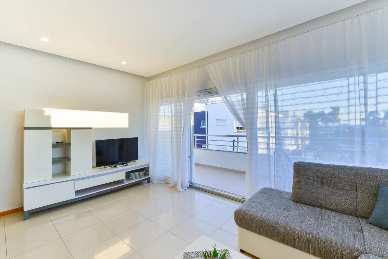 Modern Apartments Punta With Sea View- By Ta Leut Agency Privlaka  Extérieur photo
